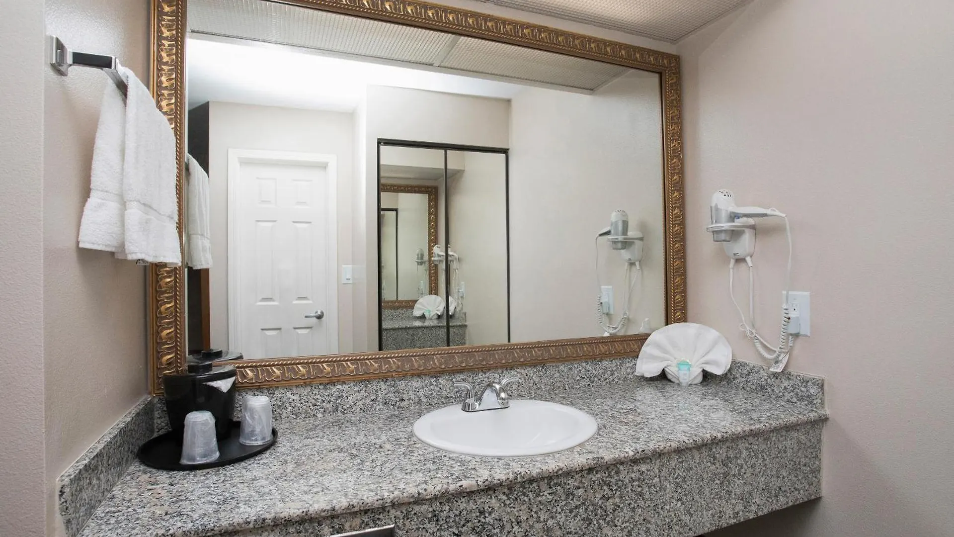 Stanford Inn & Suites Anaheim 3*,  Verenigde Staten