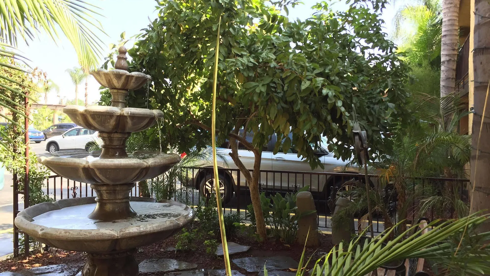 Stanford Inn & Suites Anaheim
