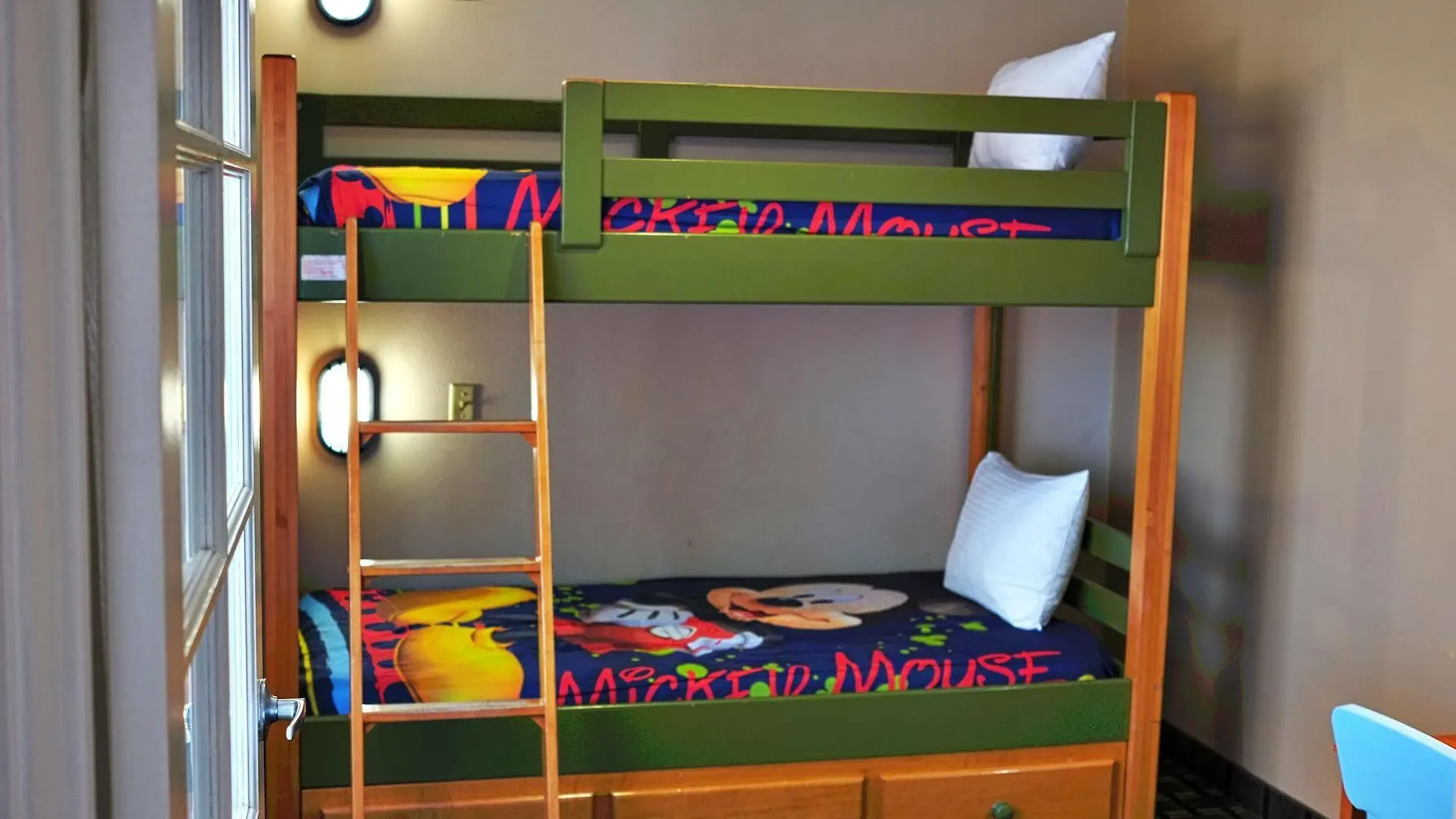 Stanford Inn & Suites Anaheim Hotel
