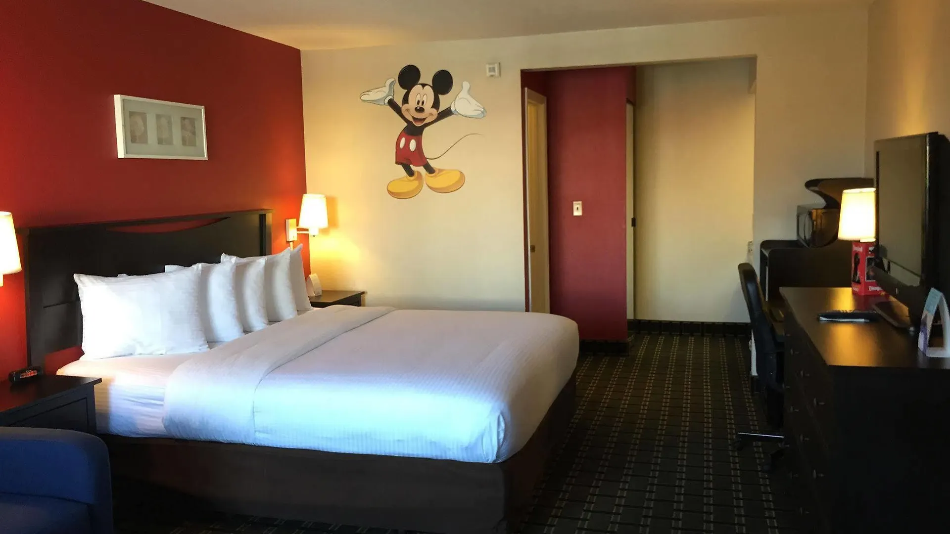 Stanford Inn & Suites Anaheim