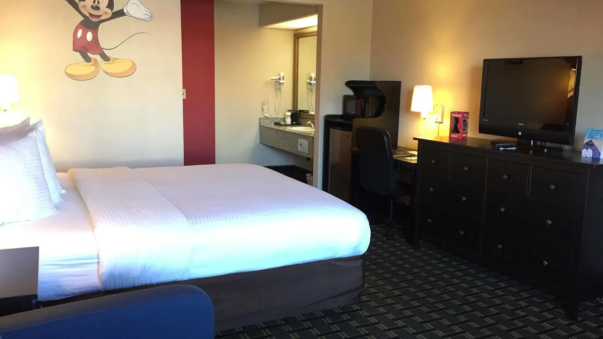 Stanford Inn & Suites Anaheim