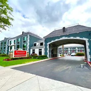 2* Otel Ramada By Wyndham Convention Center