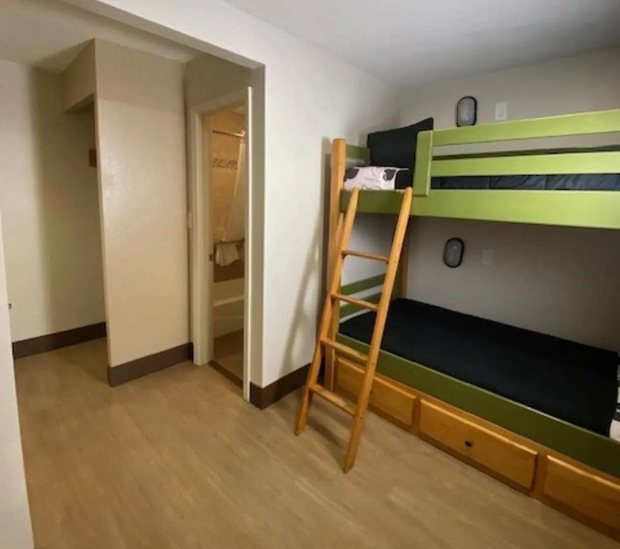 Stanford Inn & Suites Anaheim Hotel
