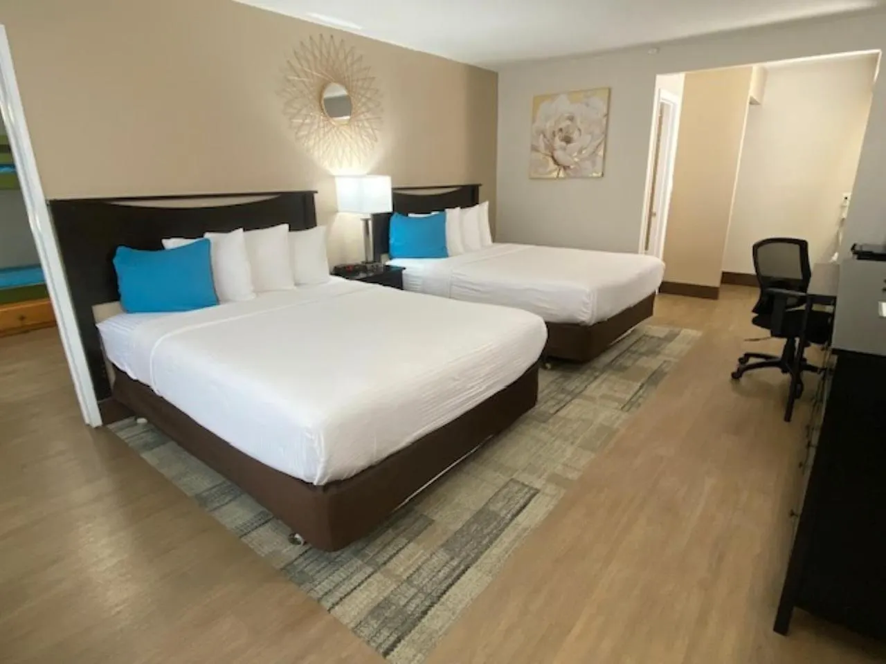 Stanford Inn & Suites Anaheim 3*,