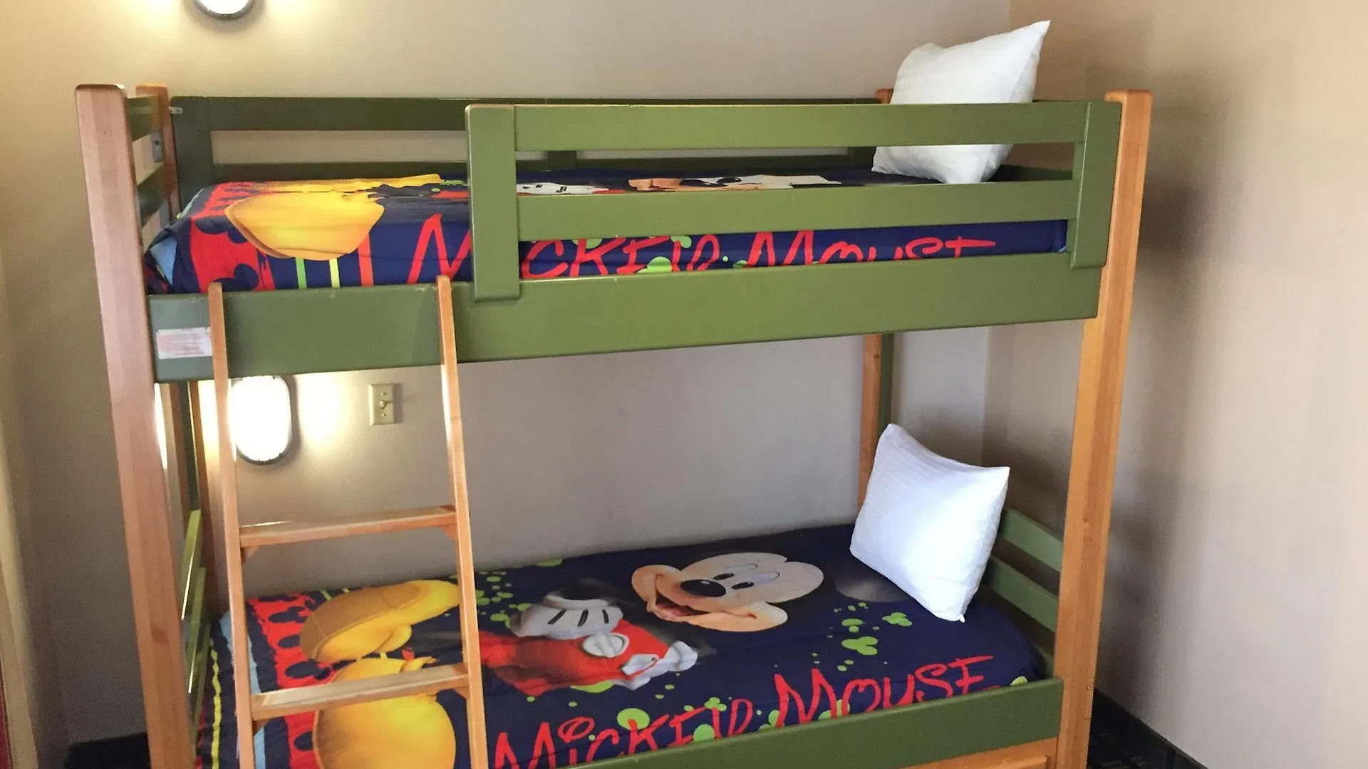 Otel Stanford Inn & Suites Anaheim