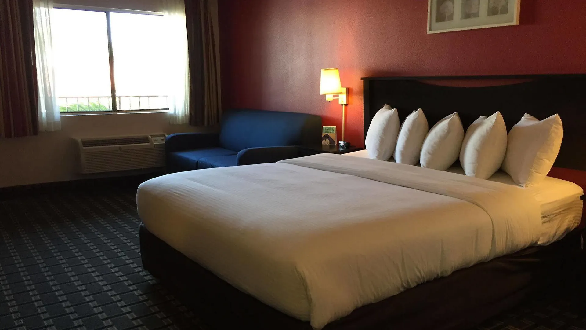 Otel Stanford Inn & Suites Anaheim