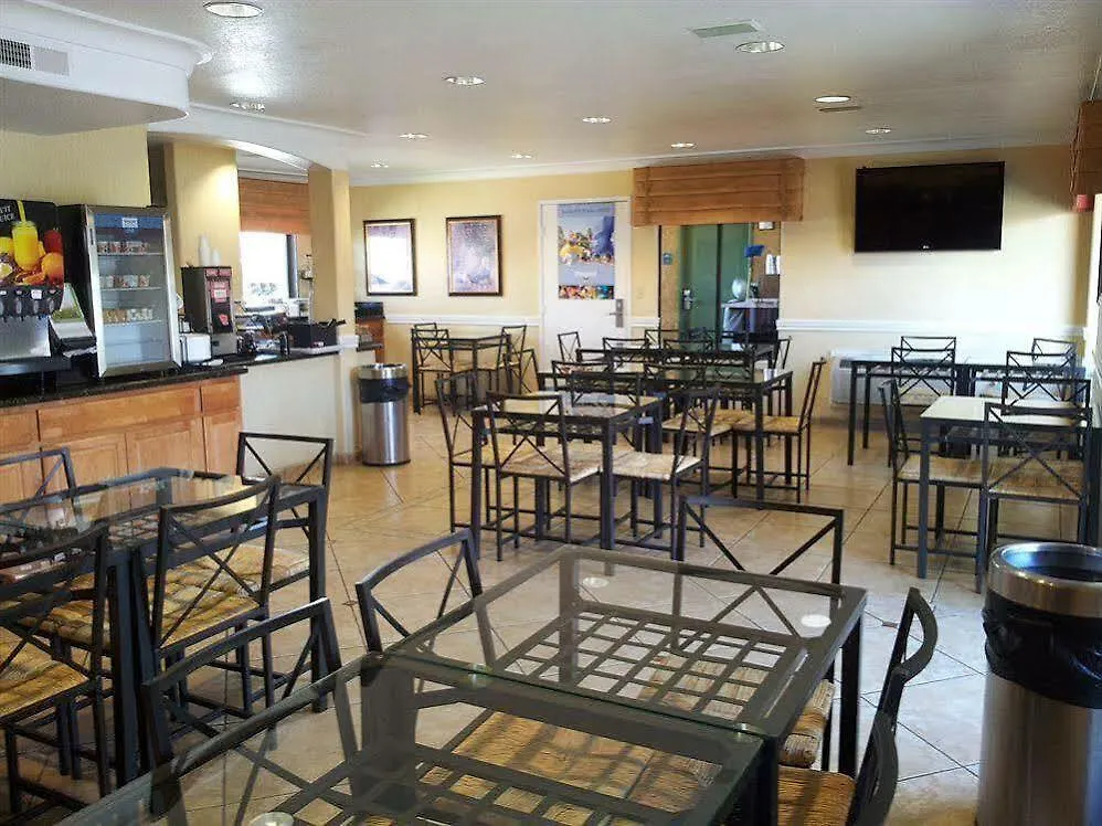 Stanford Inn & Suites Anaheim Hotel